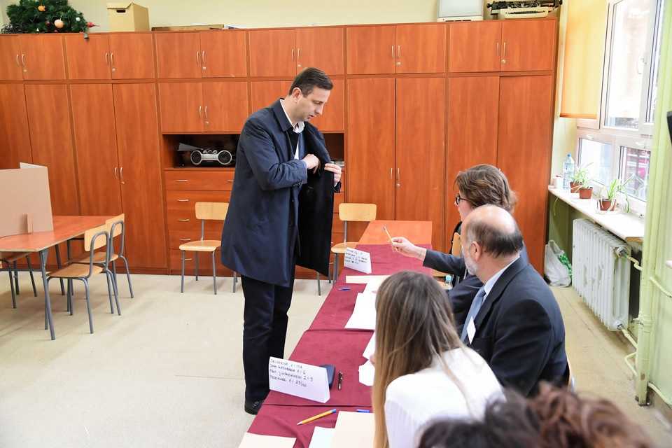 Politycy głosują w II turze wyborów samorządowych