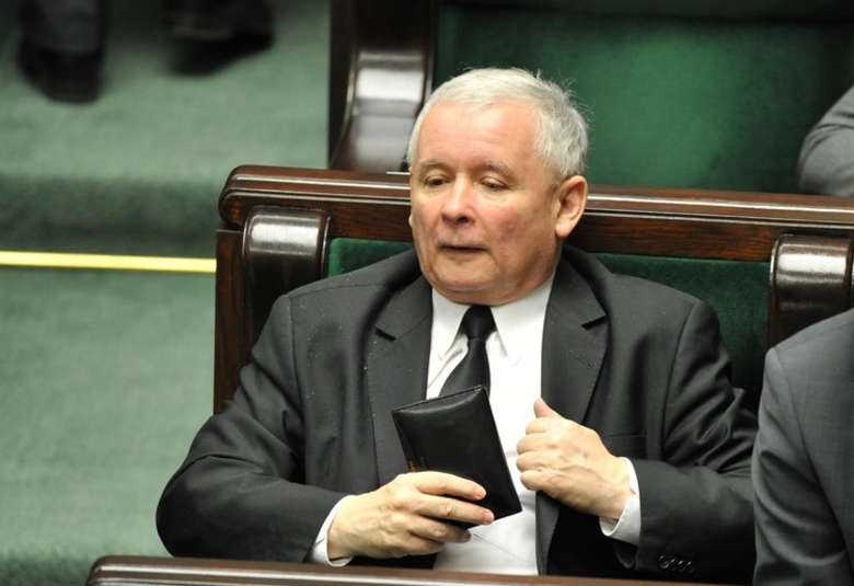 Kim jest „znikający ks. Sawicz”? To on na polecenie Kaczyńskiego miał otrzymać 50 tys. zł