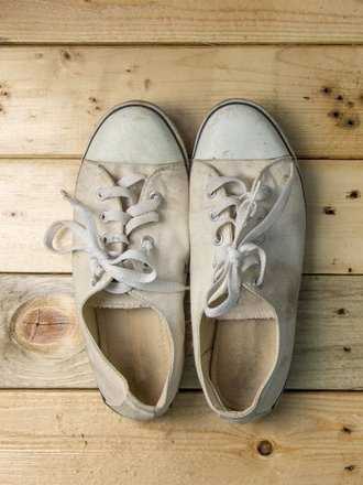 Jak wyczyścić białe buty