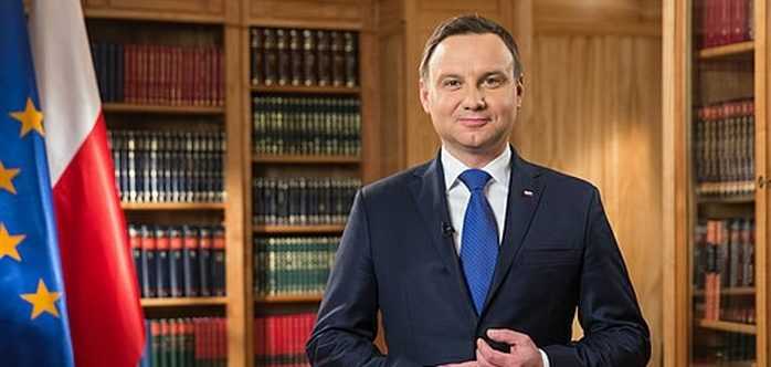 Ustawa ws. głosowania korespondencyjnego. Prezydent Andrzej Duda podjął ważną decyzję