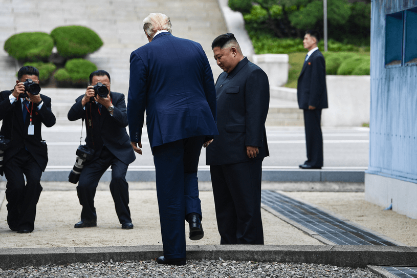 Trump przekroczył granicę z Koreą Północną