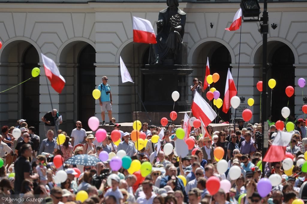 Marsze życia w wielu miastach. Protest przeciw "seksedukacji". "Polska katolicka, nie laicka"