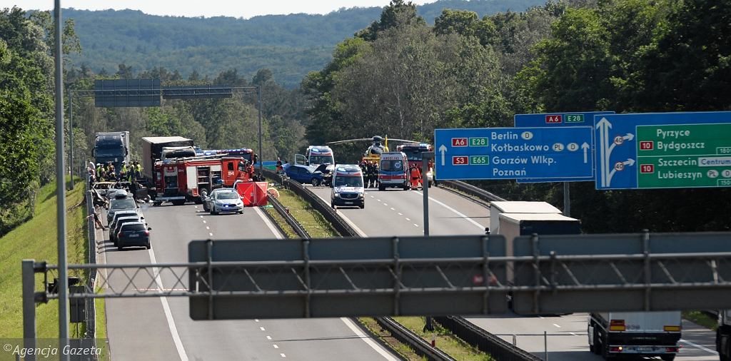 Wypadek na A6 pod Szczecinem. Policja apeluje do kierowców o nagrania z karambolu
