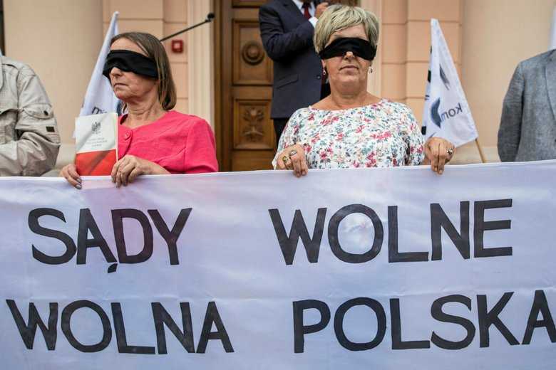 Komisja Europejska przechodzi do drugiego etapu procedury przeciw Polsce
