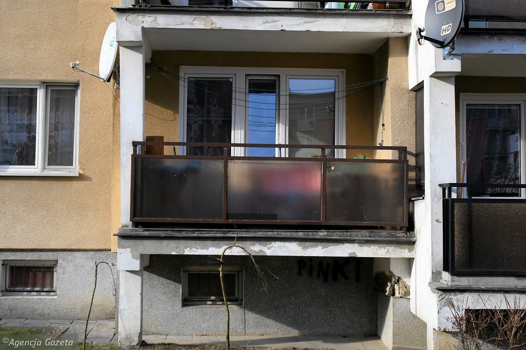 11-miesięczna dziewczynka wypadła z balkonu w Kielcach. Prawdopodobnie była na rękach ojca