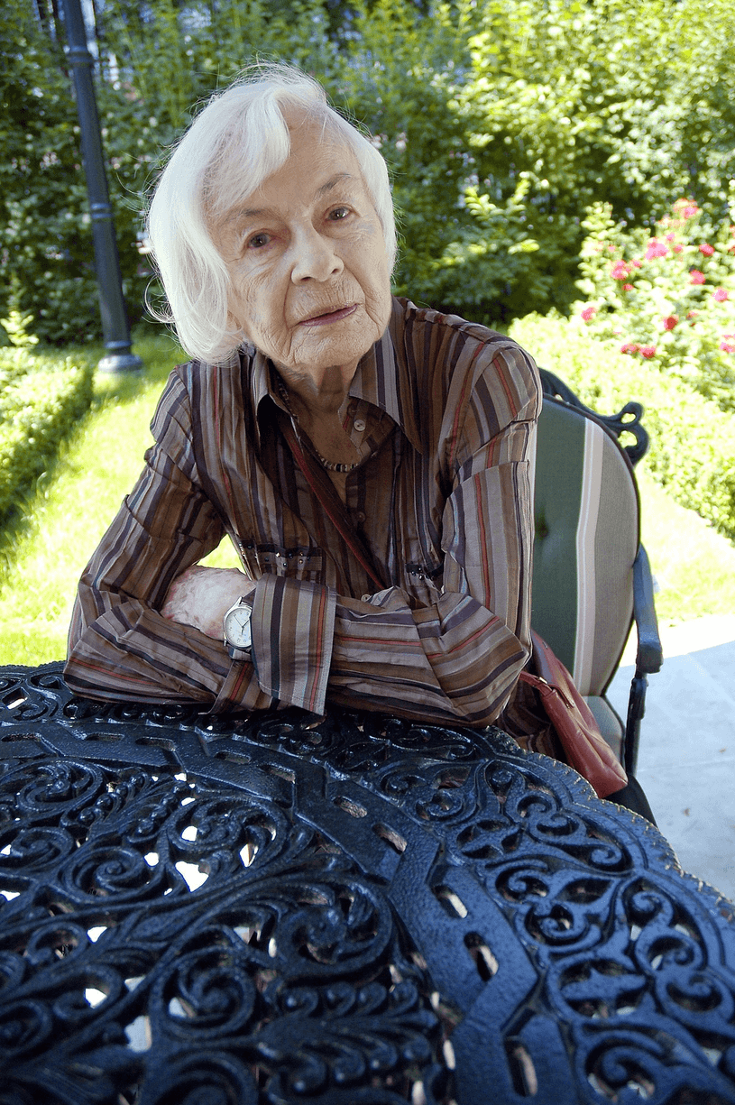 Danuta Szaflarska przeżyła 102 lata, ale w jej życiu nie było kolorowo. O tym mało kto wieDanuta Szaflarska przeżyła 102 lata, ale w jej życiu nie było kolorowo. O tym mało kto wie