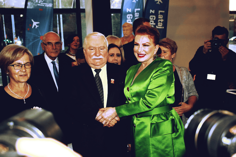 Mosbacher o „próbie ataku w Warszawie”. „Cieszymy się, że prezydent Wałęsa jest bezpieczny”