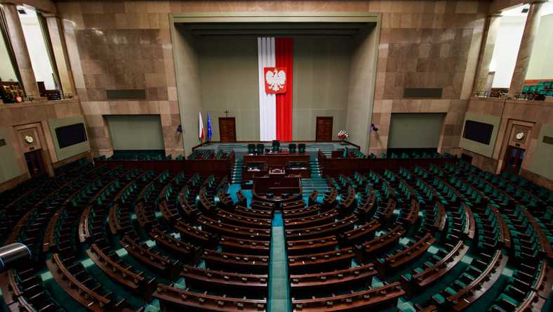 Sondaż: pięć komitetów wyborczych w Sejmie, ale jak wygląda poparcie dla budujących ich partii