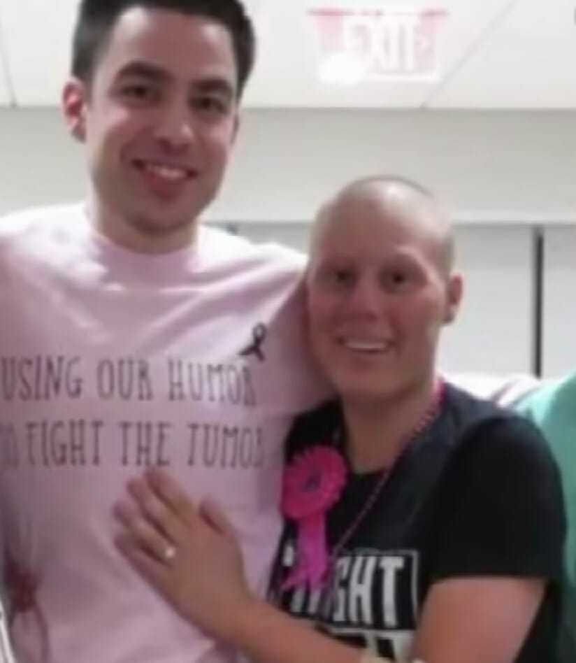 Kobieta chora na raka daje swojemu chłopakowi „wolną rękę”, ten oświadcza się jej w ostatnim dniu leczenia