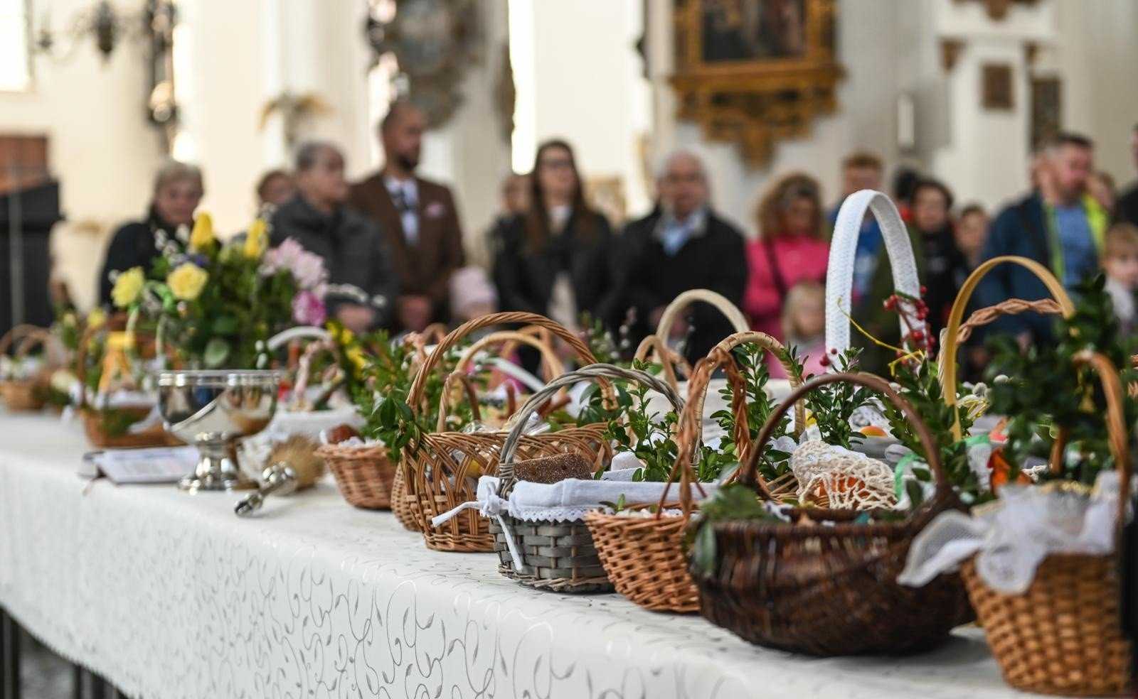 Watykan wydał dekret ws. koronawirusa. Tak będzie wyglądać Wielkanoc w kościołach