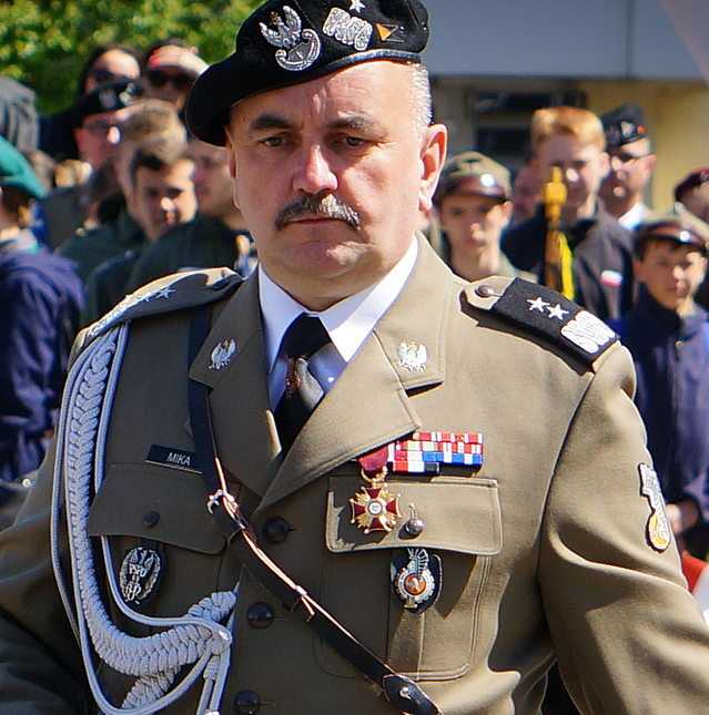 Gen. Mika był zaskoczony, gdy potwierdzono u niego koronawirusa. „Wciąż nie mam objawów”