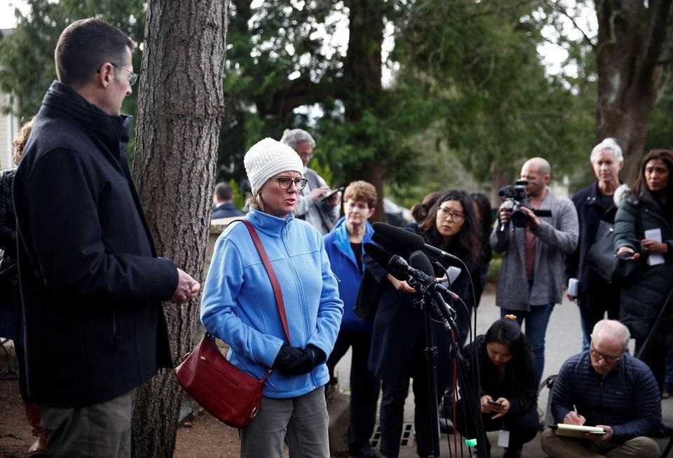 To zdjęcie chwyta ze serce. Miłość silniejsza niż strach przed wirusem