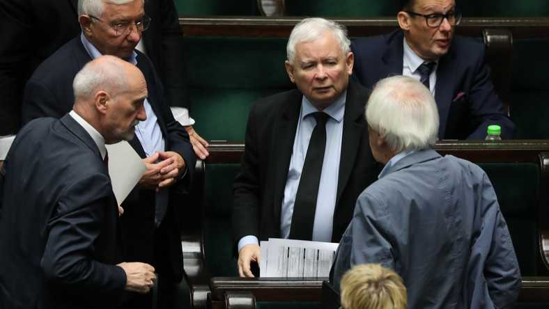 Macierewicz o umowie koalicyjnej: podstawowe kwestie są już ustalone