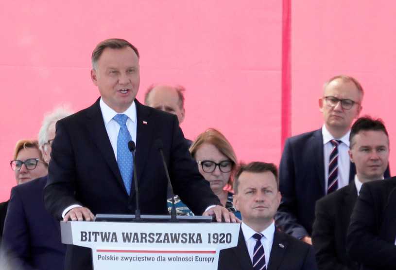 Święto Wojska Polskiego i 100-lecie bitwy warszawskiej. Uroczysta odprawa wart przed Grobem Nieznanego Żołnierza