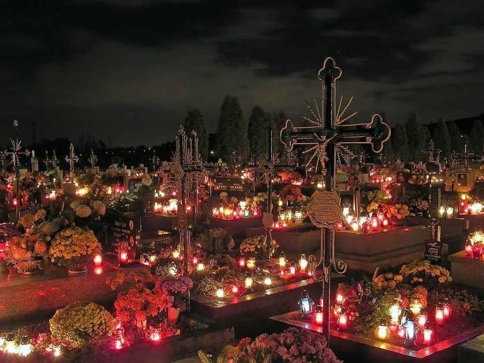 1 listopada cmentarze zostaną zamknięte? To możliwe, jeśli epidemia się zaostrzy