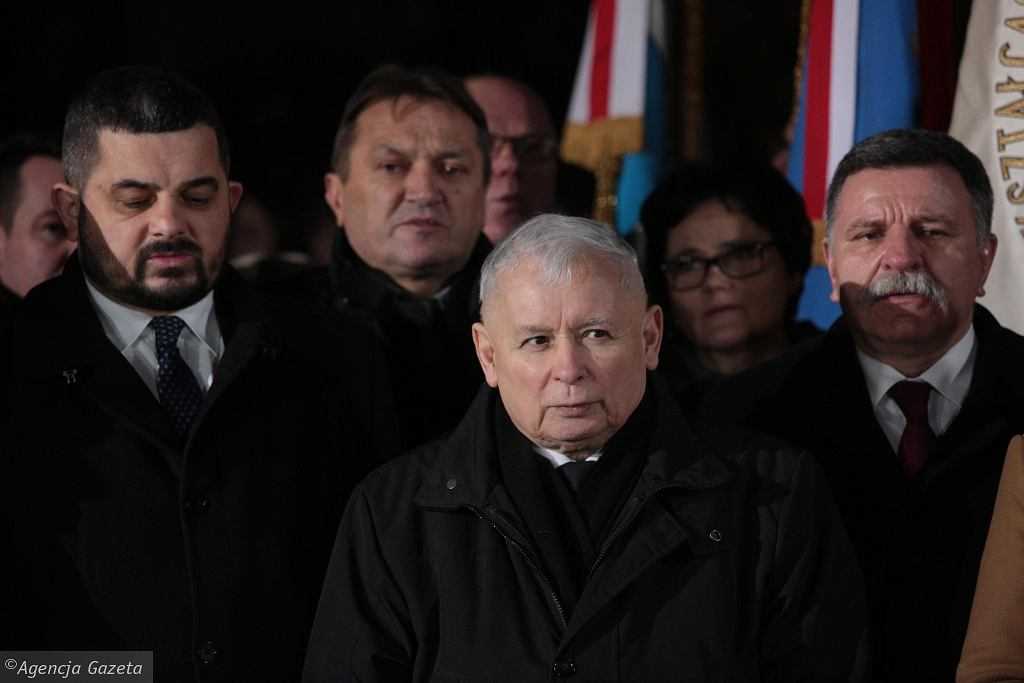 Jarosław Kaczyński na mszy w kościele. Sanepid zbada, czy nie złamane zostały obostrzenia