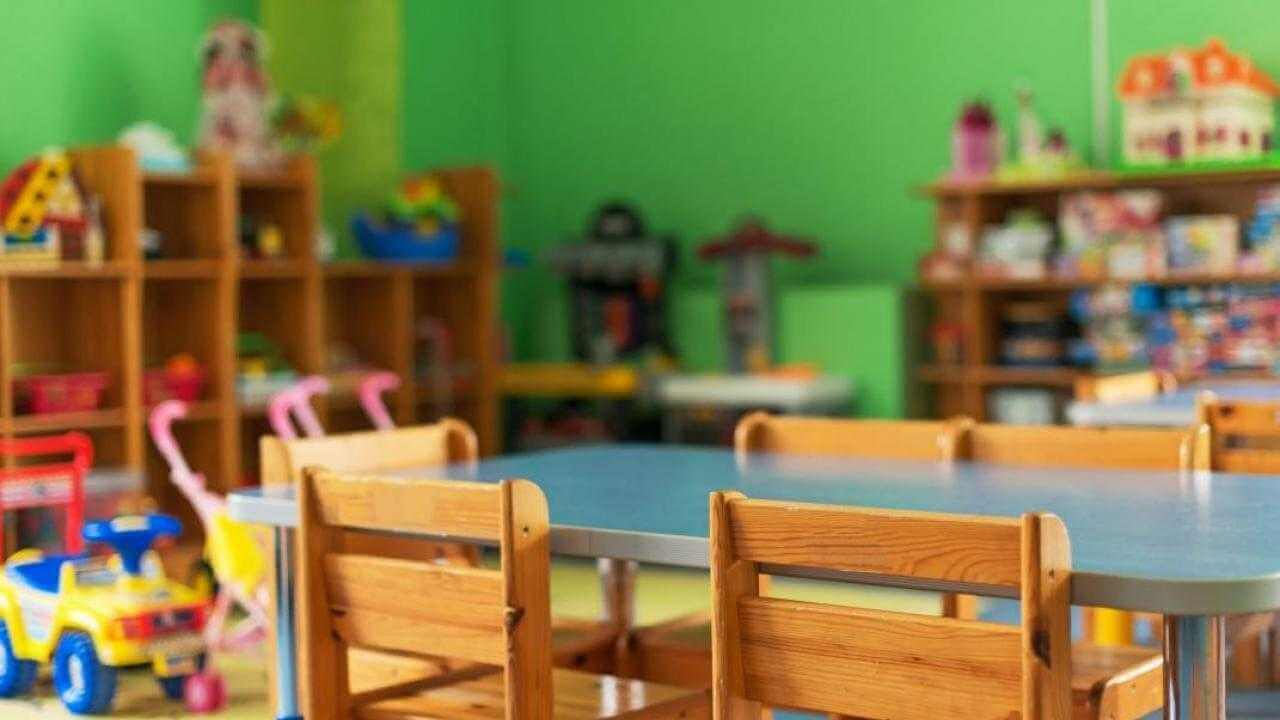 Nauczycielka przykleiła dzieci taśmą do krzeseł. Policja bada sprawę