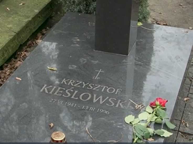 Córka zrobiła niesamowitą rzecz na grobie Krzysztofa Kieślowskiego. Do sieci trafiło wideo