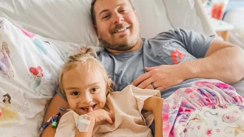 Ojciec oddał nerkę czteroletniej córce. Uratował jej życie