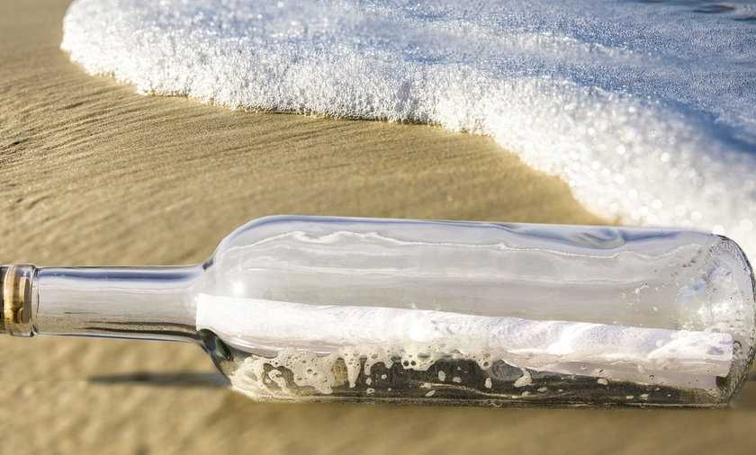 Butelka z listem na brzegu bałtyckiej plaży. To wyznanie łamie serce. Ogrom cierpienia zamknięto w butelce
