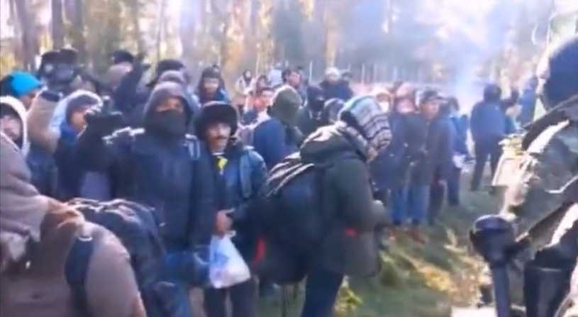 Migranci forsują granicę. Straż Graniczna publikuje wideo