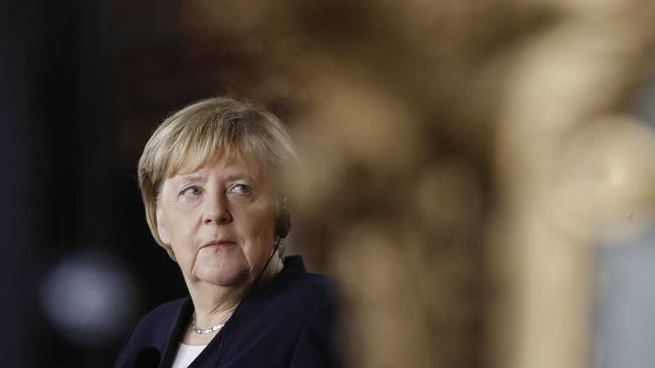 Merkel ostrzega Unię: rozmawiajcie z Polską i Węgrami, zanim obetniecie fundusze
