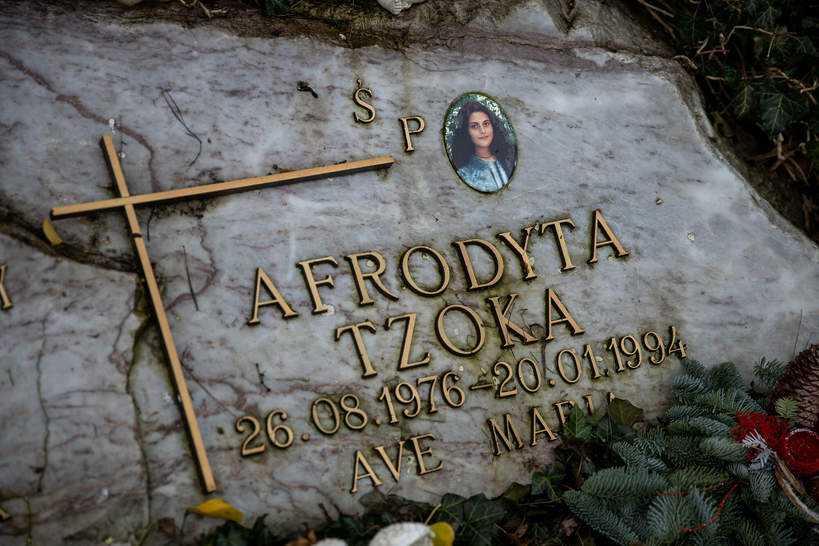 Niemal 28 Niemal 28 lat temu zamordowano córkę Eleni. Artystka wybaczyła temu, który zastrzelił Afrodytę