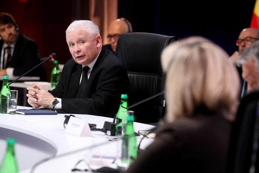 Spotkanie PiS ze skrajną europejską prawicą. Pokazano zdjęcia z Kaczyńskim. Rozmowy o "łamaniu traktatów"