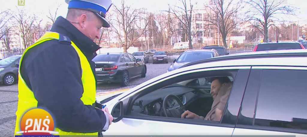 Tomasz Wolny skontrolowany przez policję pod studiem „Pytania na śniadanie”. Wszystko poszło na żywo