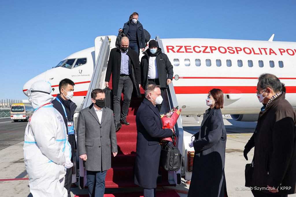 Andrzej Duda na inauguracji igrzysk w Pekinie. Jest tam jedynym demokratycznie wybranym przywódcą UE
