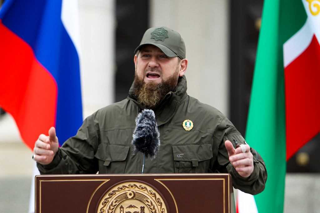 Czeczeńskie wojsko walczy dla Putina. Kadyrow potwierdza obecność swoich sił w Ukrainie