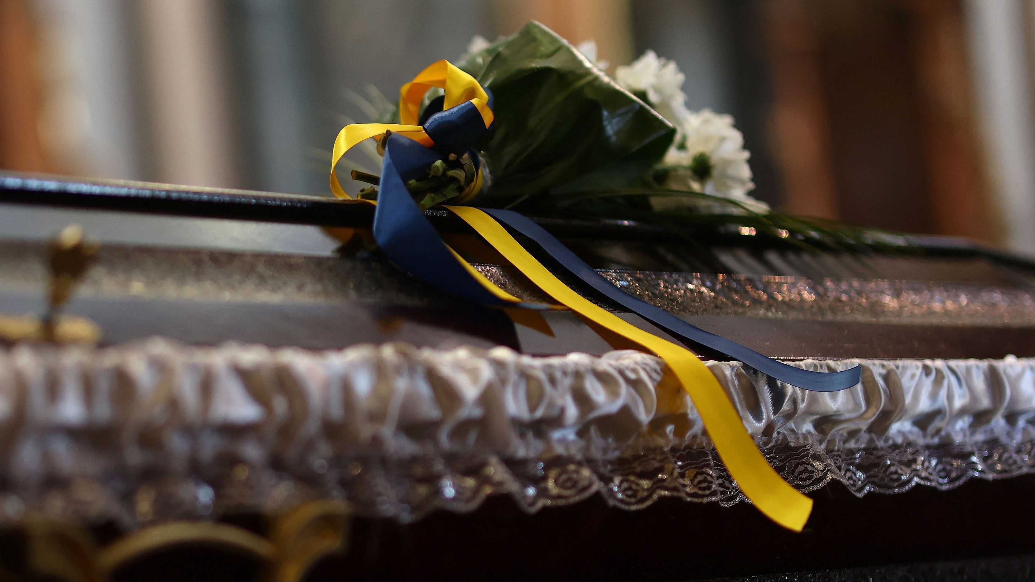 Ukraiński żołnierz żyje, bo był na pogrzebie 17-letniej córki. "Trudno uwierzyć, jakie scenariusze pisze życie"