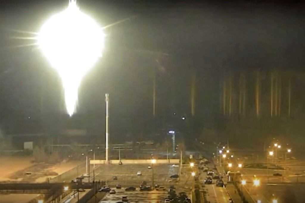 Rosjanie ostrzelali elektrownię atomową, nadal próbują okrążyć Kijów
