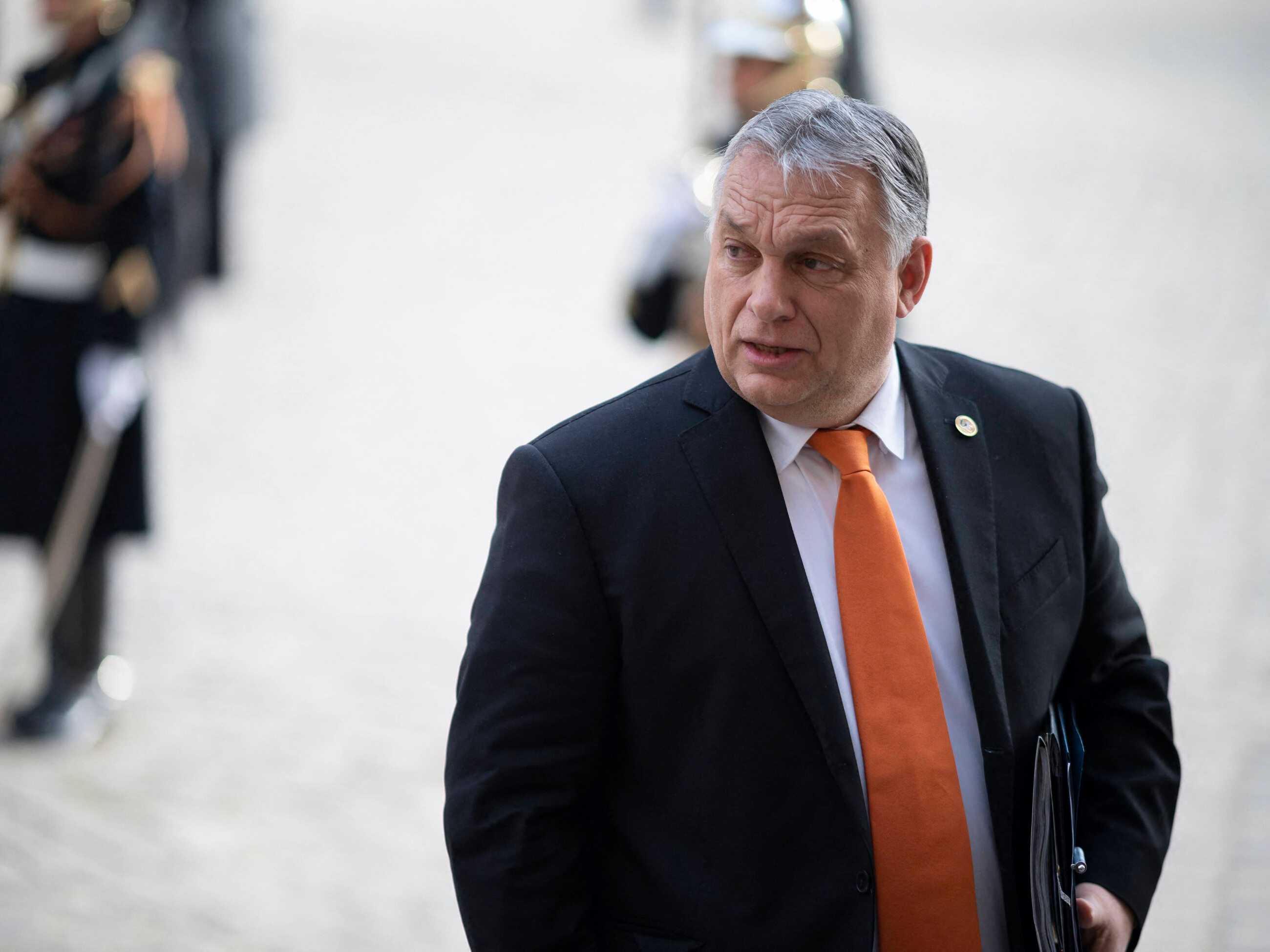 Orban rozmawiał z Putinem. Poddaje w wątpliwość rosyjską masakrę w Buczy