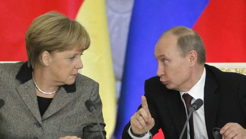 Angela Merkel w tarapatach. Skandal finansowy i służby Putina