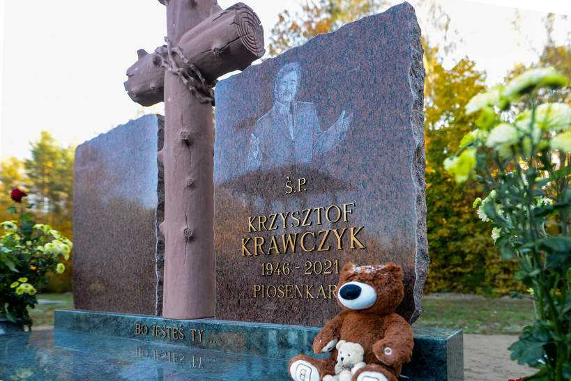 Tak dziś wygląda grób Krzysztofa Krawczyka. Właśnie mija pierwsza rocznica śmierci artysty
