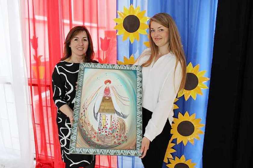 Orisia uciekła z Ukrainy przed wojną. Z wdzięczności za pomoc dla Ukraińców namalowała obraz prezydentowi Dudzie