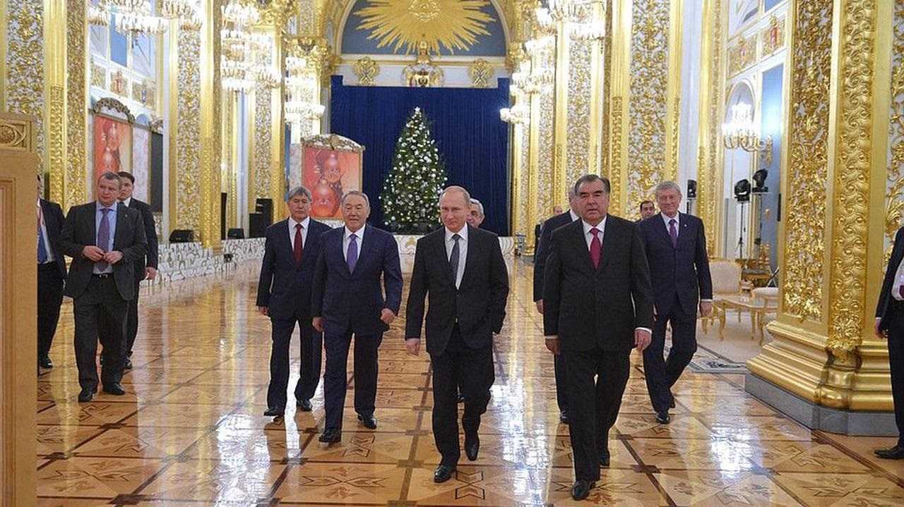 "AntyNATO". Prorosyjski sojusz pomaga Kremlowi omijać sankcje