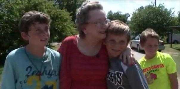 4 chłopców zakradło się do ogrodu 75-latki. Kiedy kobieta przyłapała ich na TYM, zaczęła płakać