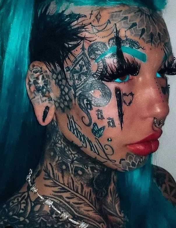 Szok! 26-latka ma 600 tatuaży. Straciła wzrok po wytatuowaniu gałek ocznych.