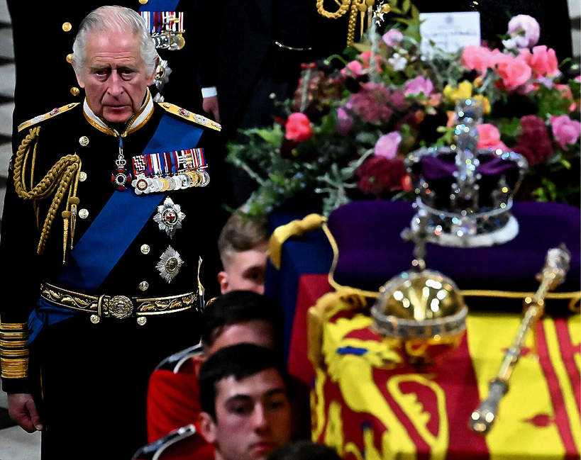 Wielka Brytania. Król Karol III we wzruszający sposób pożegnał swoją zmarłą mamę