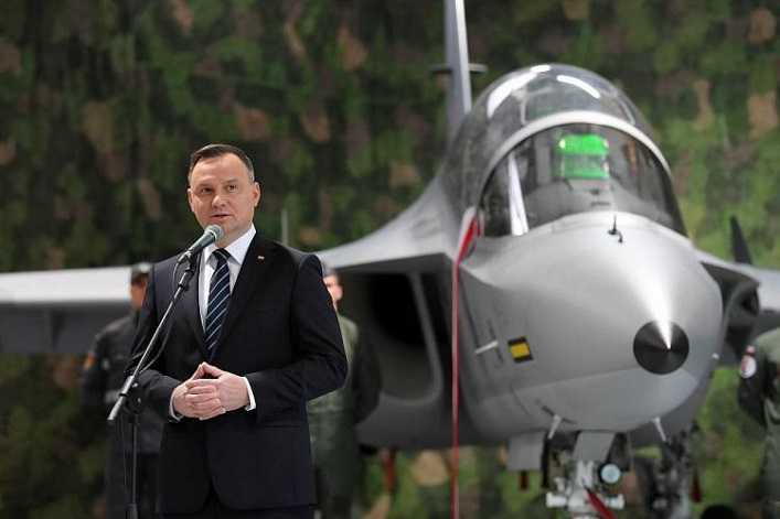 Andrzej Duda o przekazaniu F-16 Ukrainie. "Decyzja, którą nie łatwo byłoby podjąć"