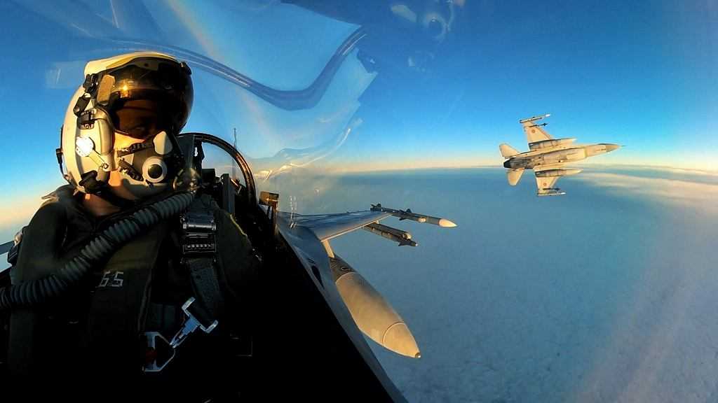 Rosyjskie myśliwce nad Bałtykiem. NATO poderwało F-16